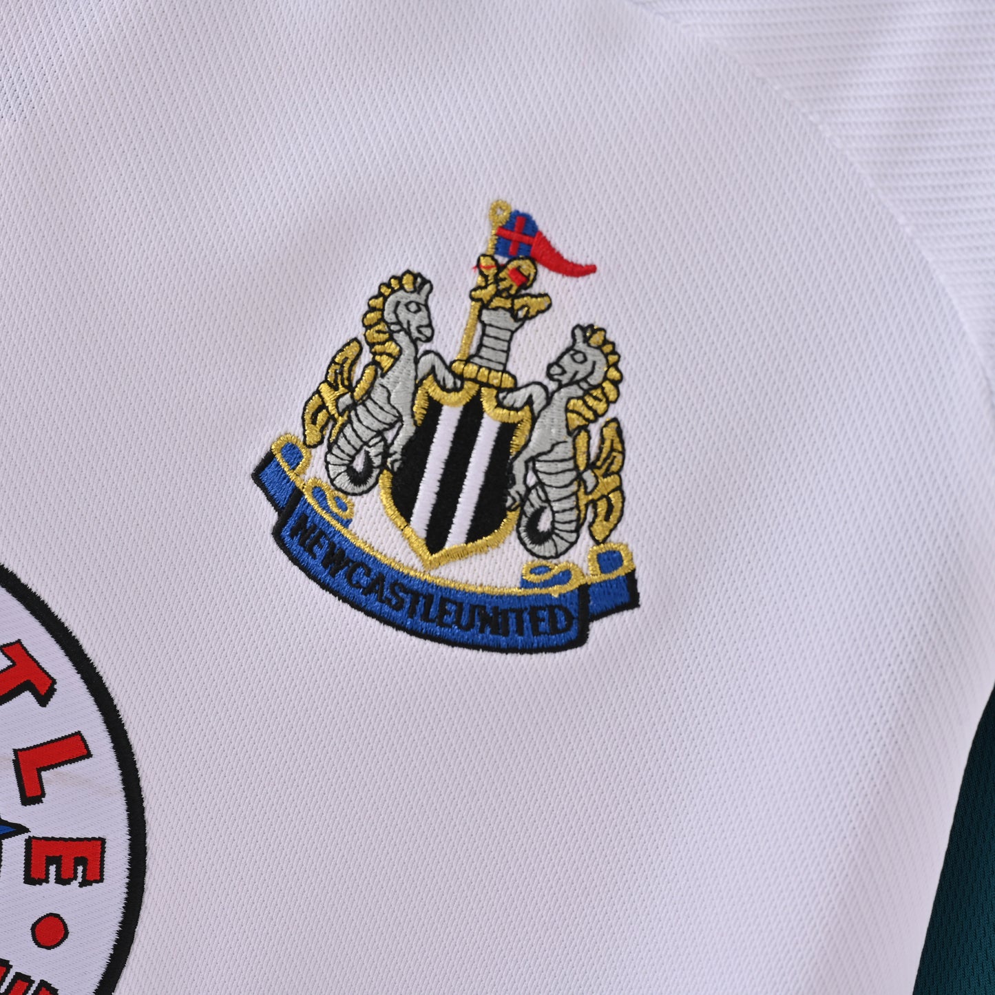 Retro Newcastle United 1999/00 Jersey