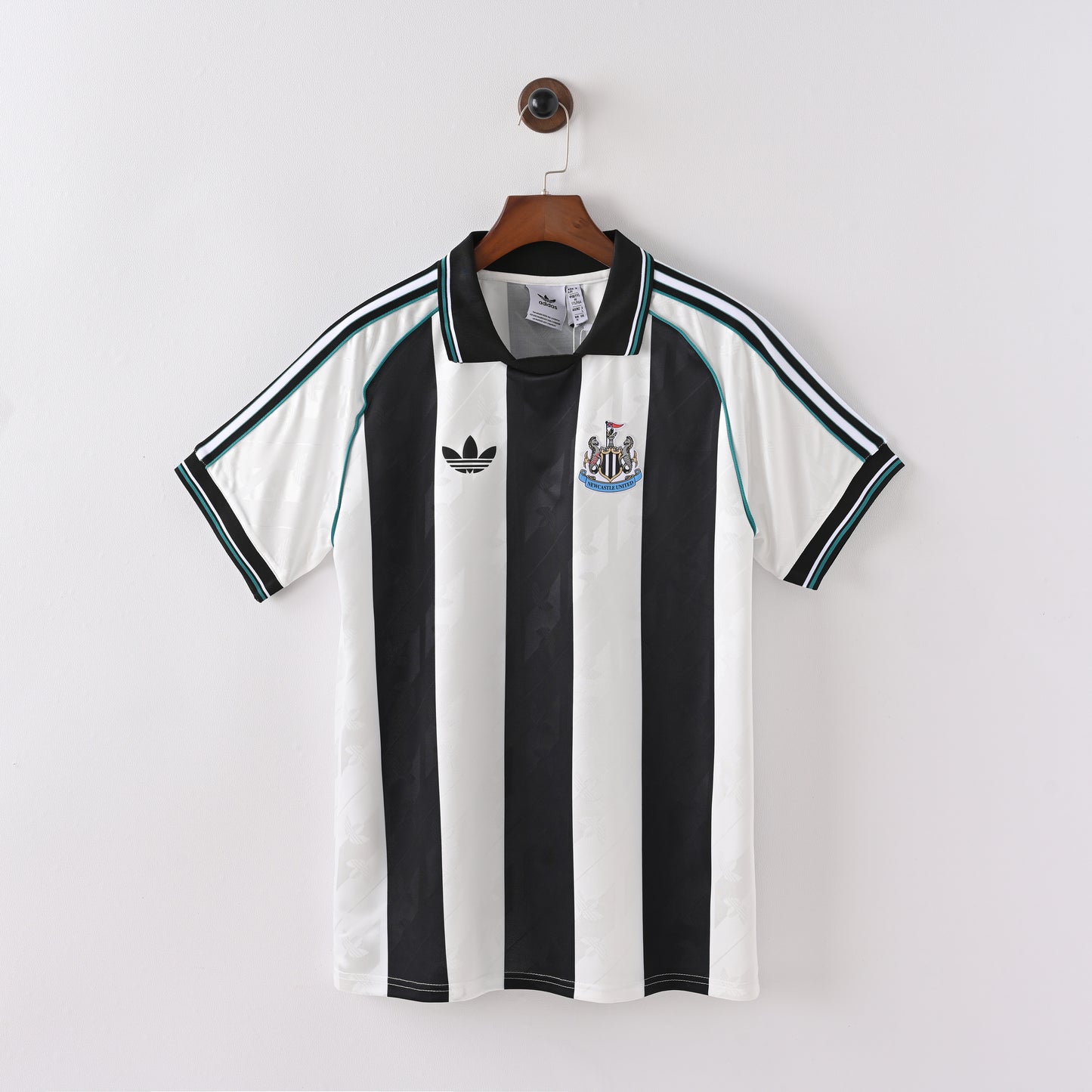 Retro Newcastle United 2024/25 Jersey
