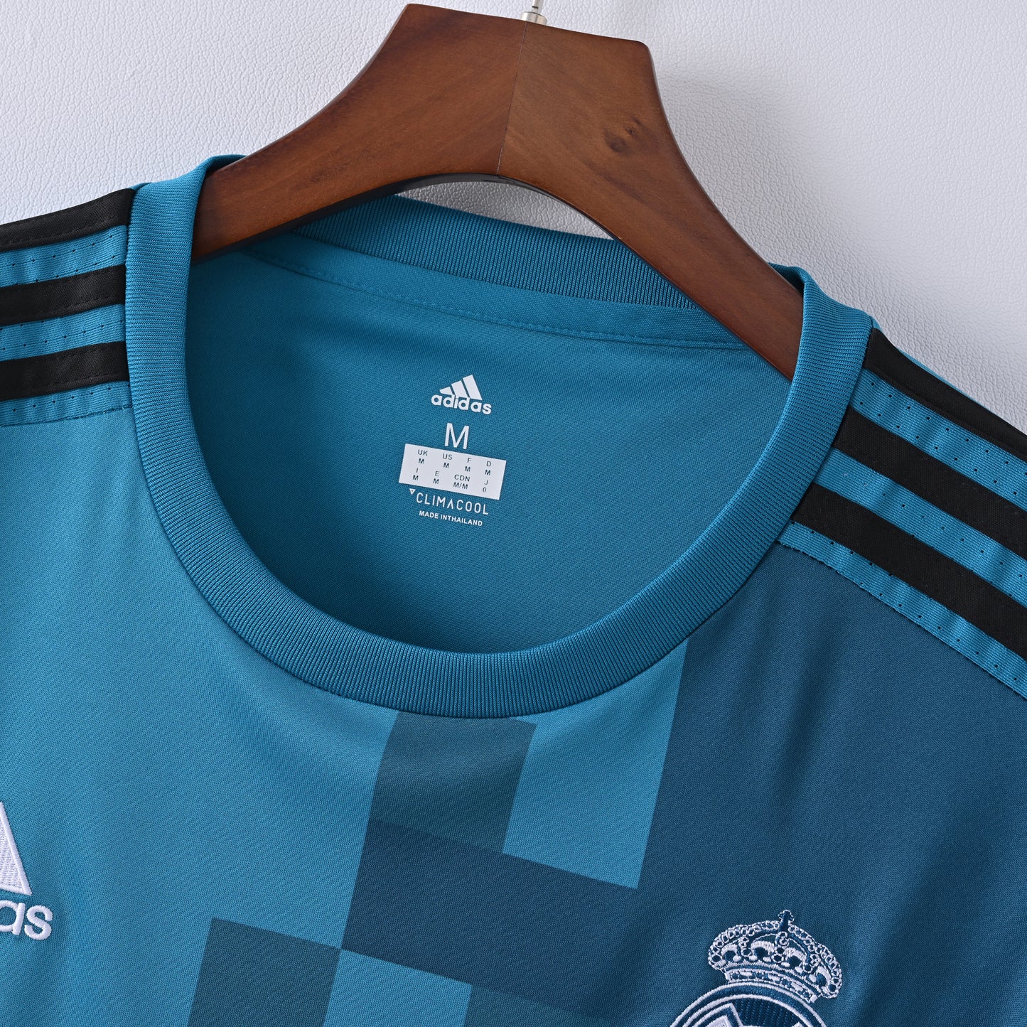 Retro Real Madrid 2017/18 Jersey