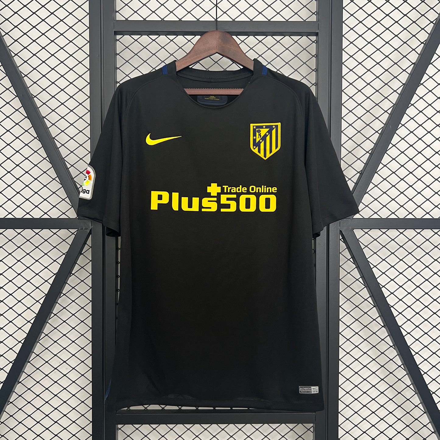 Retro Atlético De Madrid 2016/17 Away