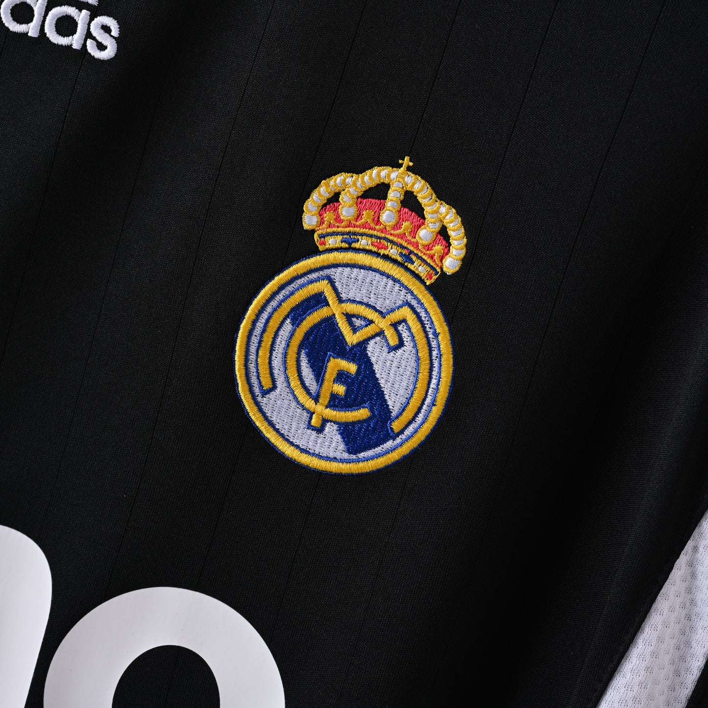Retro Real Madrid 2006/07 Jersey