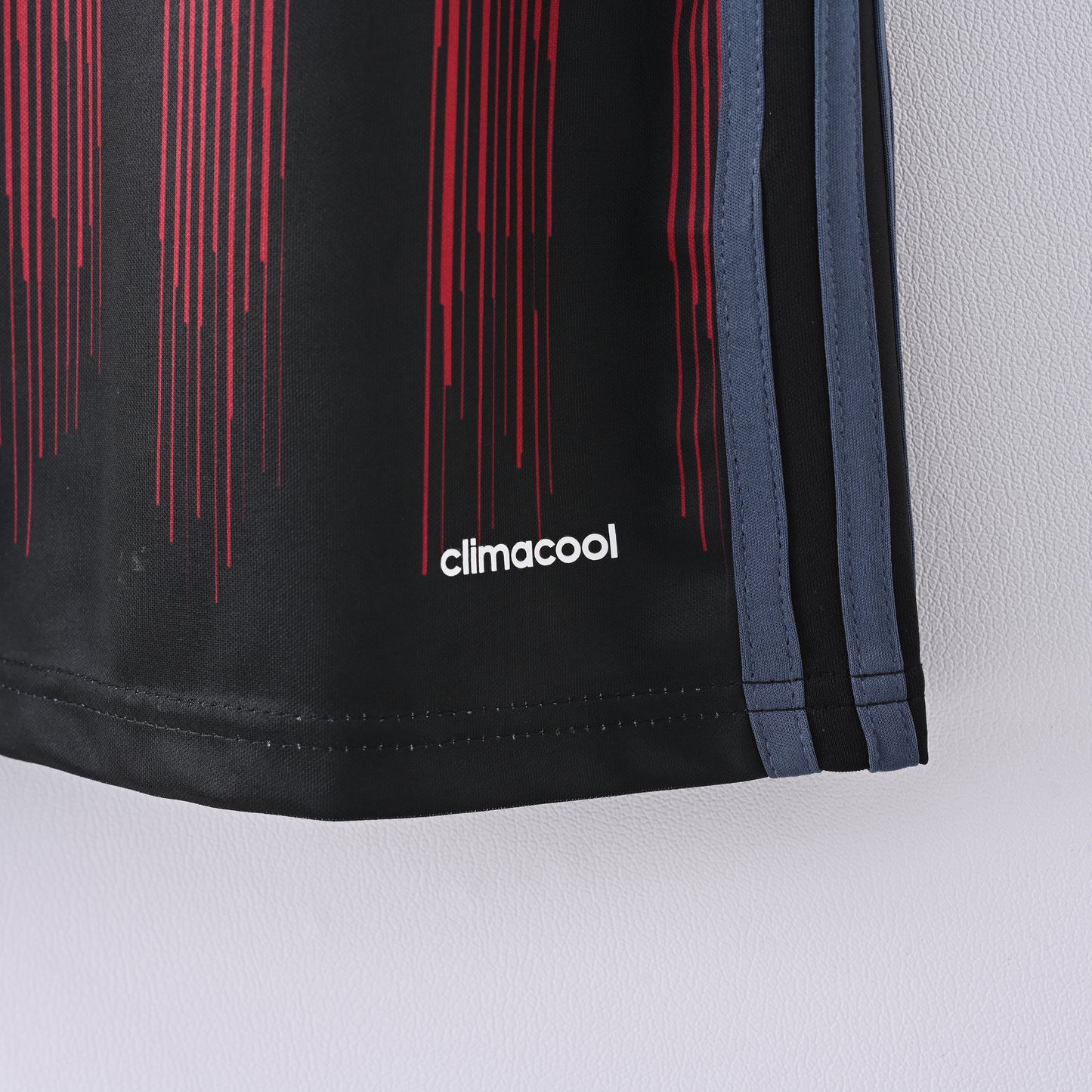 Retro AC Milan 2016/17 Jersey