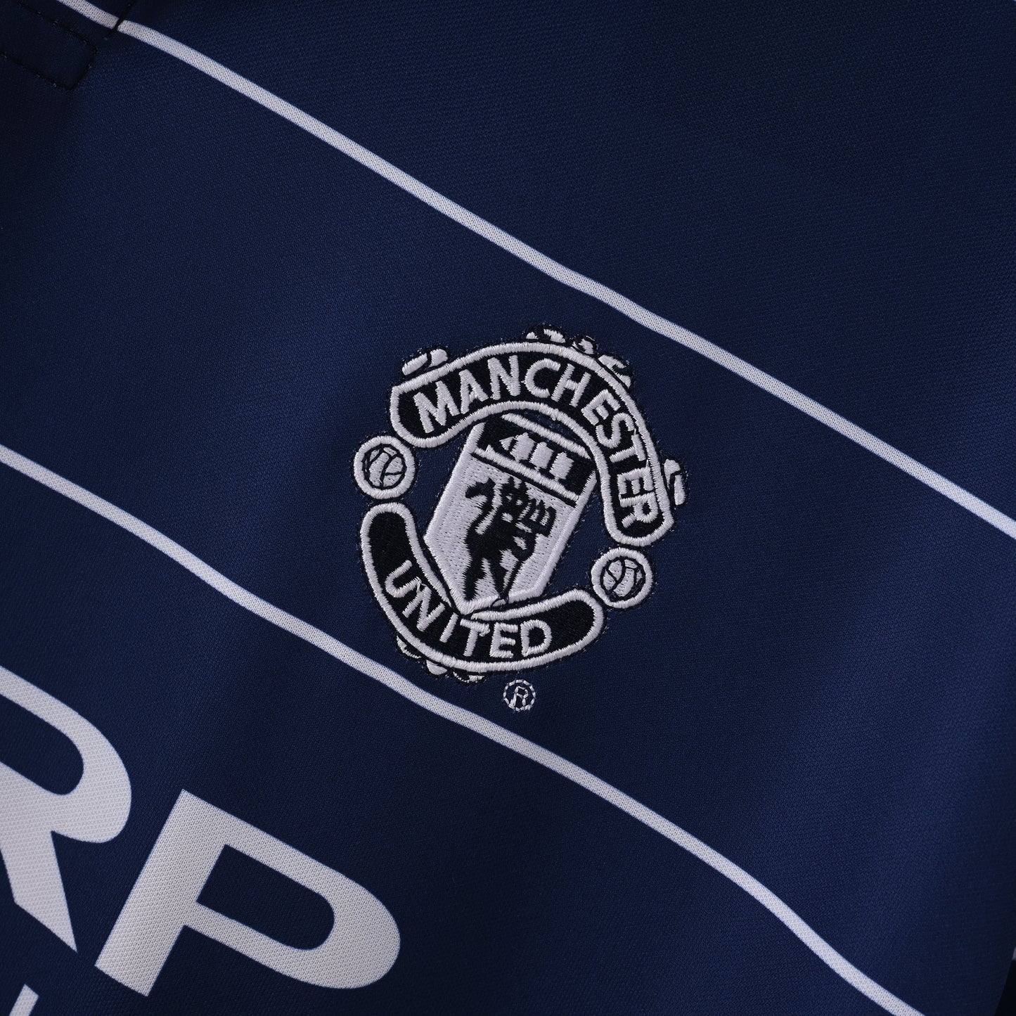 Retro Manchester United 1999/00 Jersey