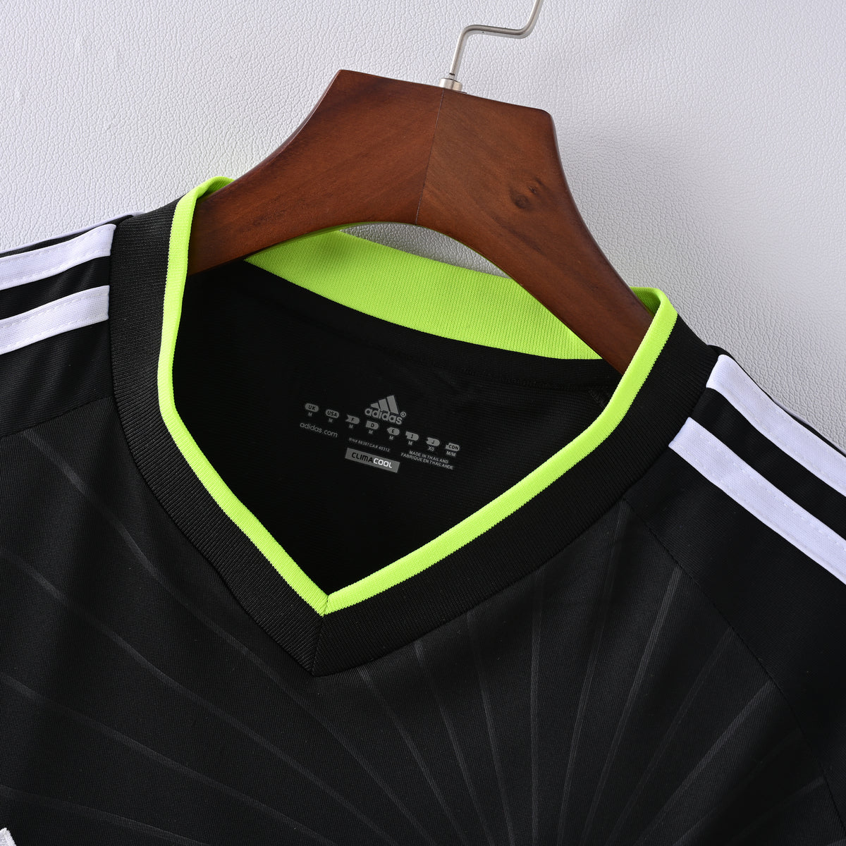 Retro Real Madrid 2010/11 Jersey