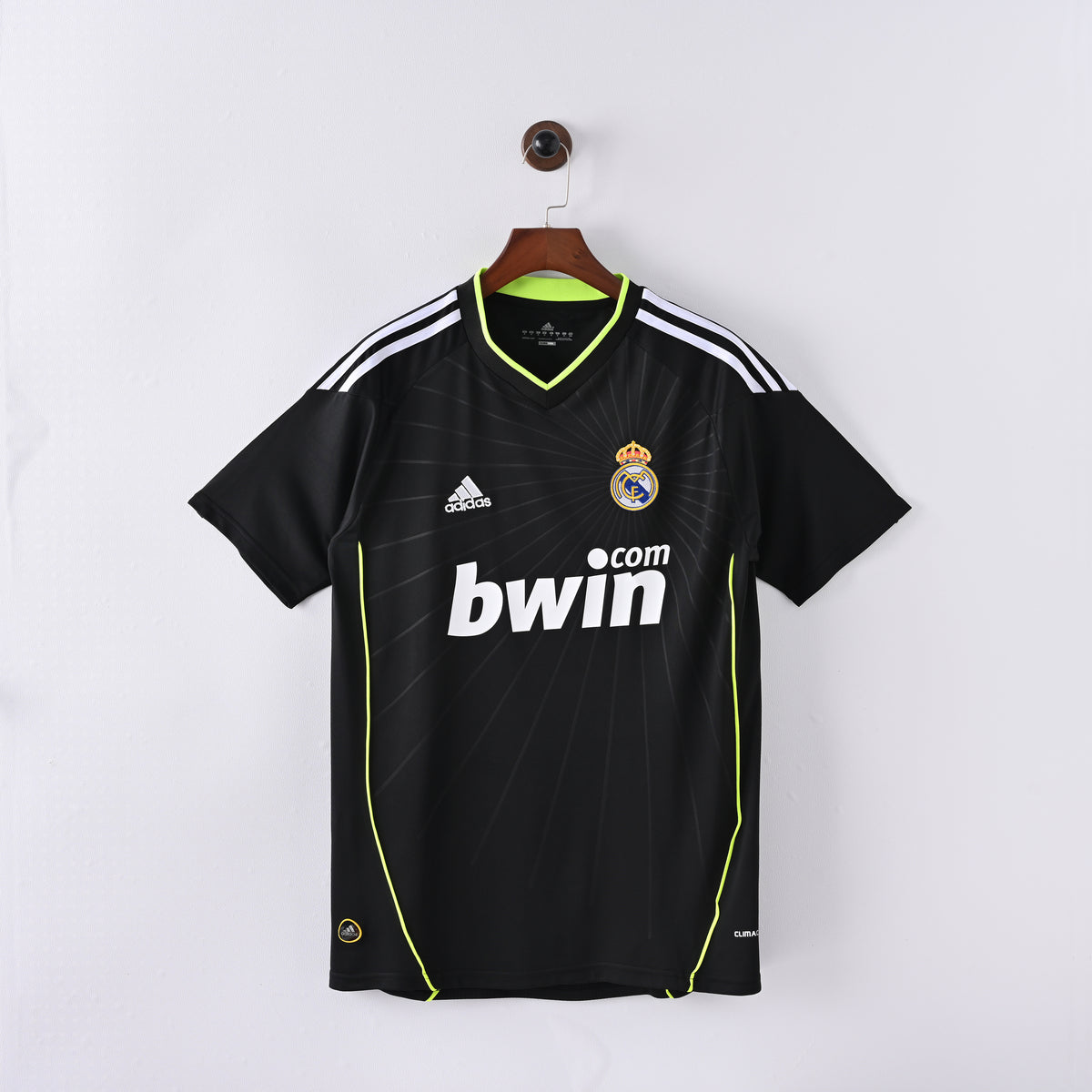 Retro Real Madrid 2010/11 Jersey
