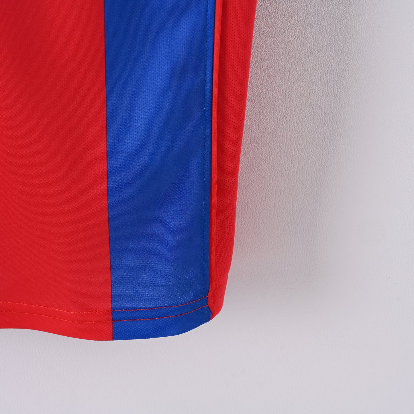 Retro Barcelona 2004/05 Jersey