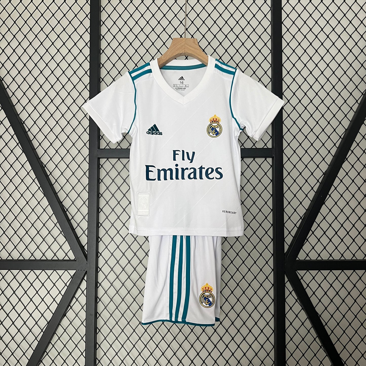 Kids Retro Real Madrid 17/18 Home