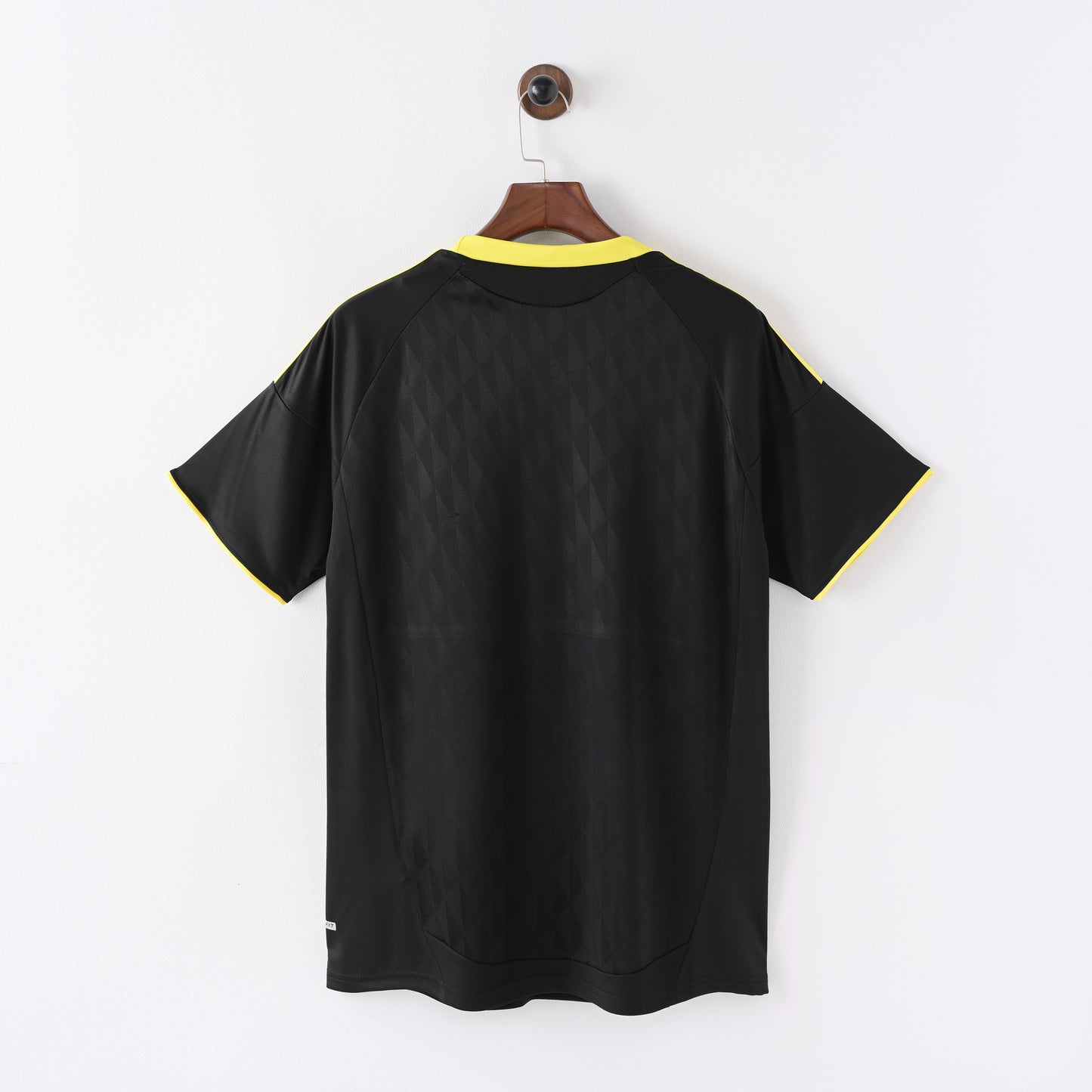 Retro Liverpool FC 2010/11 Jersey