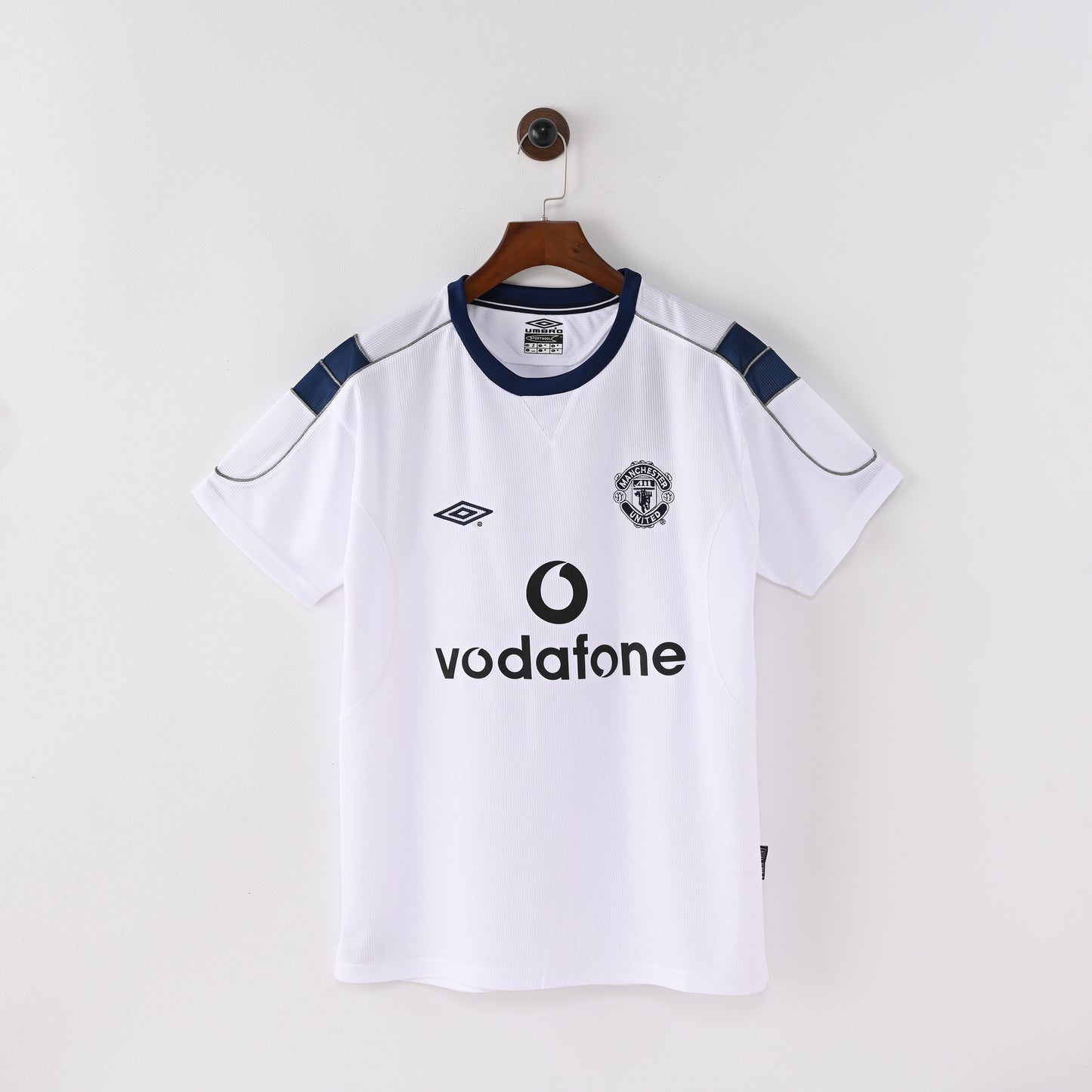Retro Manchester United 1999/00 Jersey