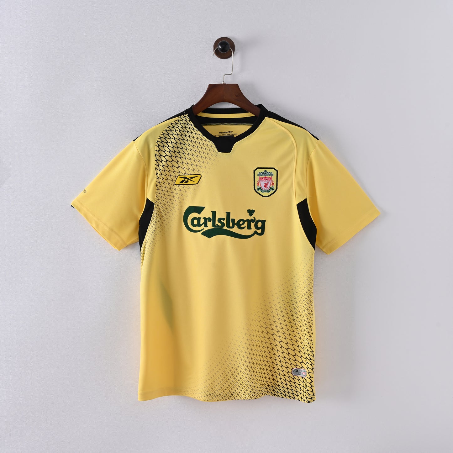 Retro Liverpool FC 2004/05 Jersey