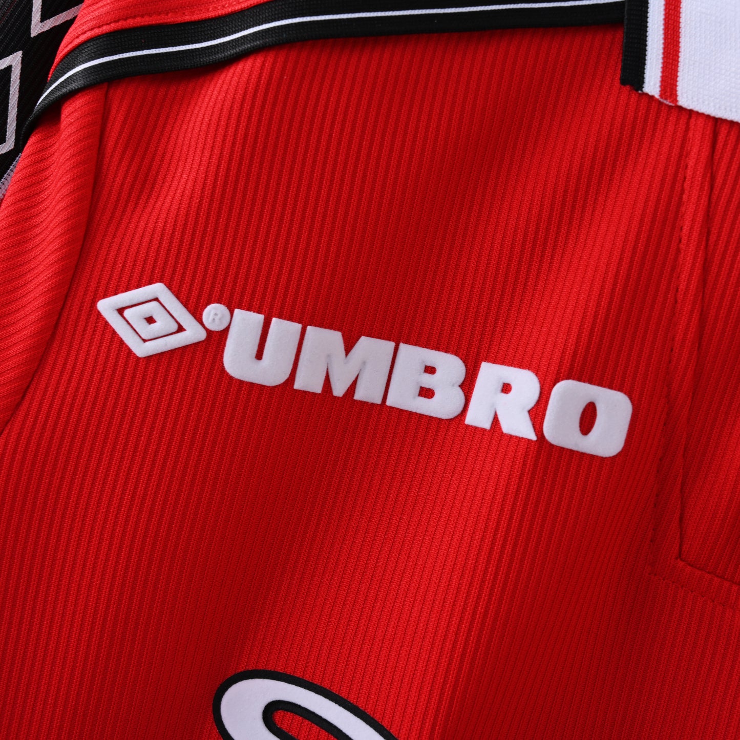 Retro Manchester United 1998/99 Jersey