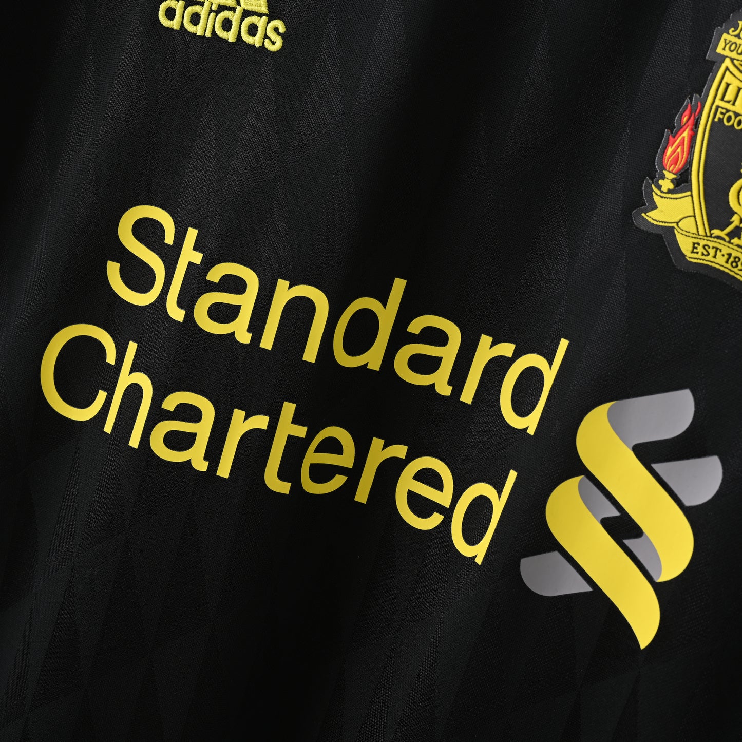 Retro Liverpool FC 2010/11 Jersey