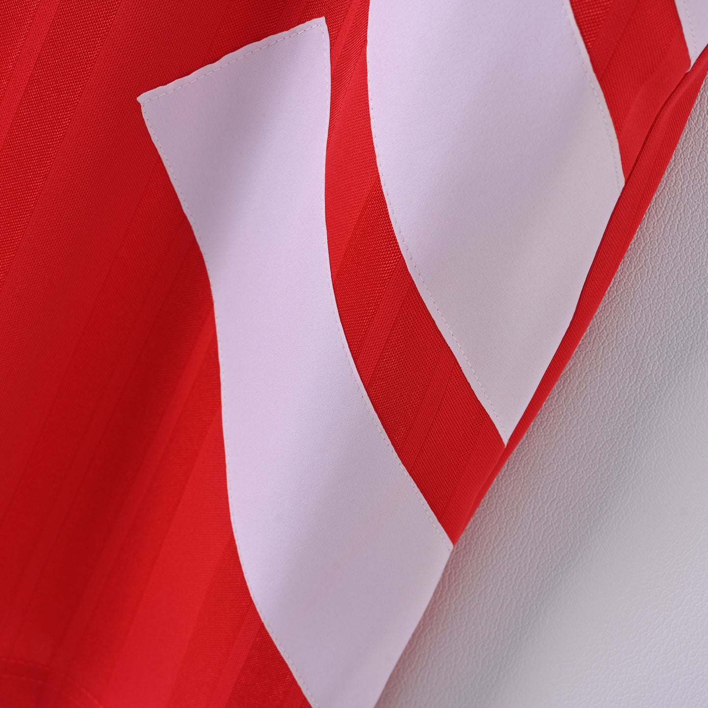 Retro Liverpool FC 1993/95 Jersey