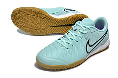 Nike Legend 10